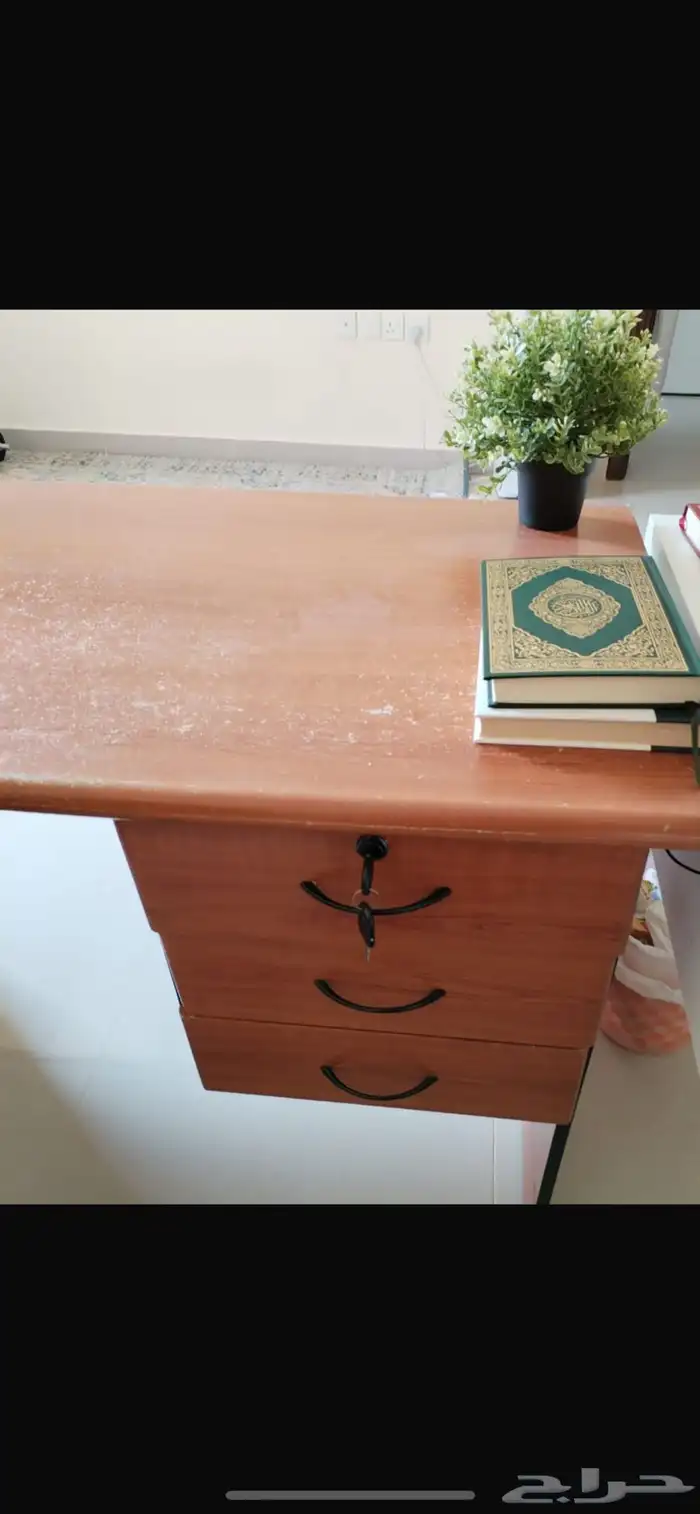 طاولة وكرسي   السعر شامل التوصيل للدمام والخبر والظهران 0