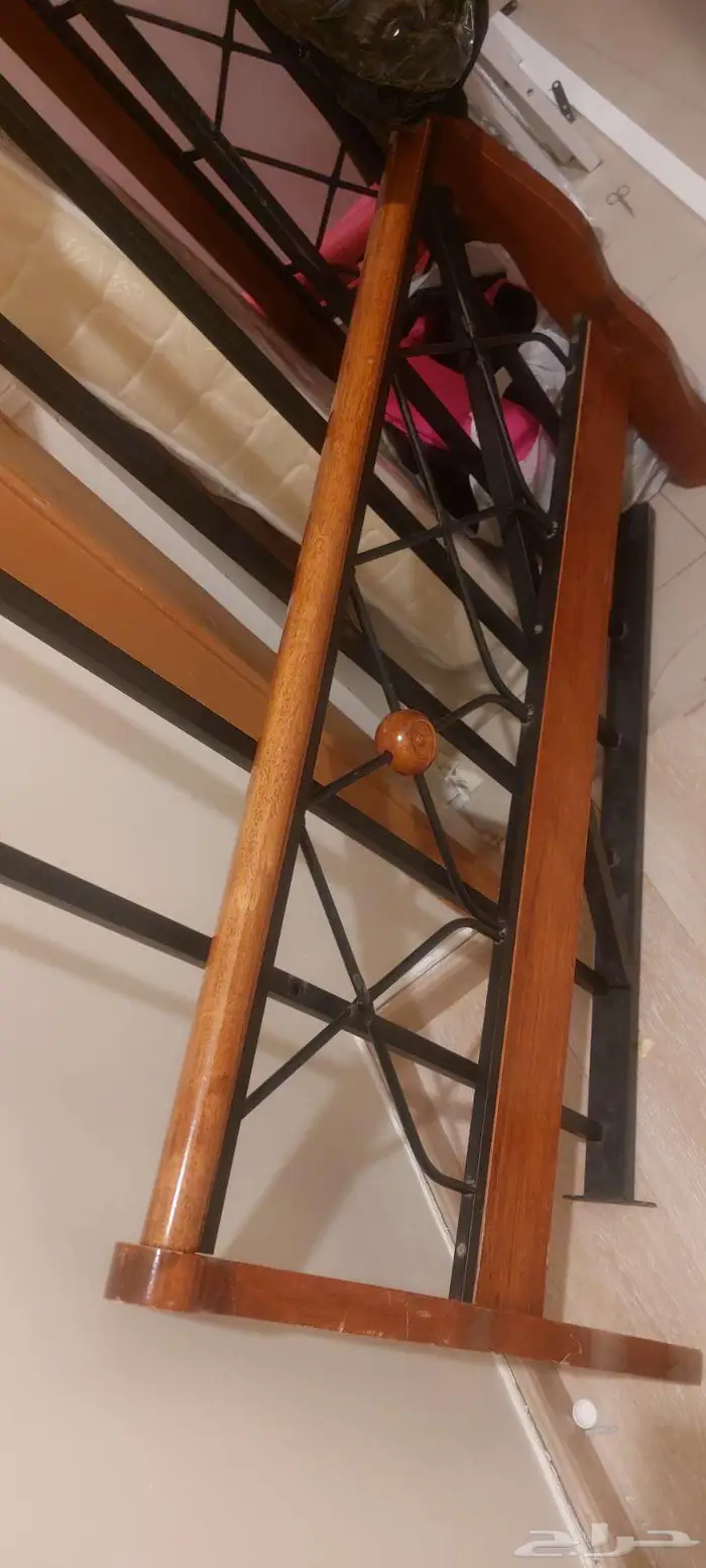 تخت مفرد للبيع 0
