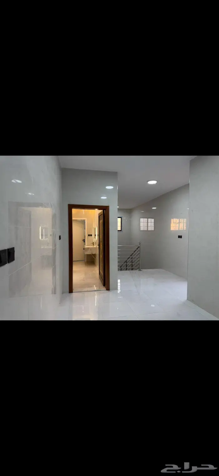 ملحق مع سطح جديد 0