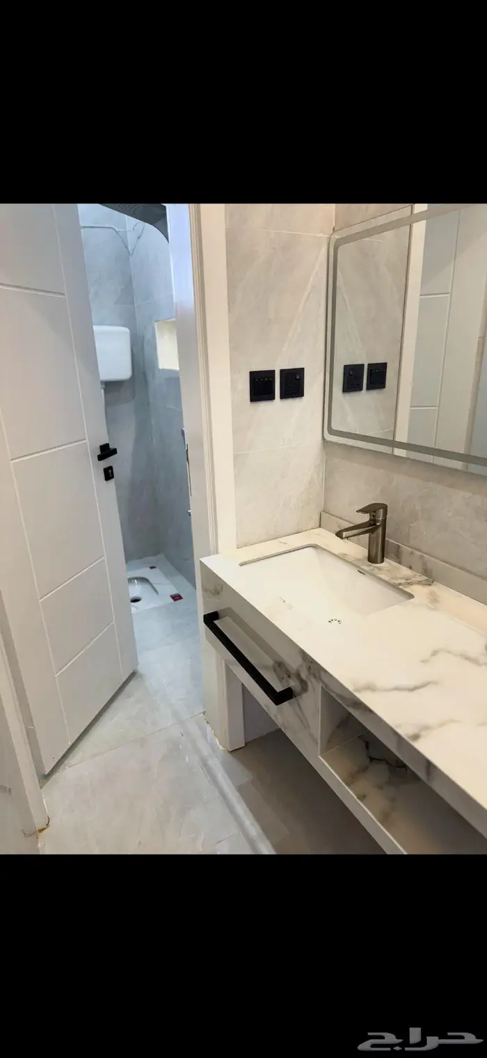 ملحق مع سطح جديد 5