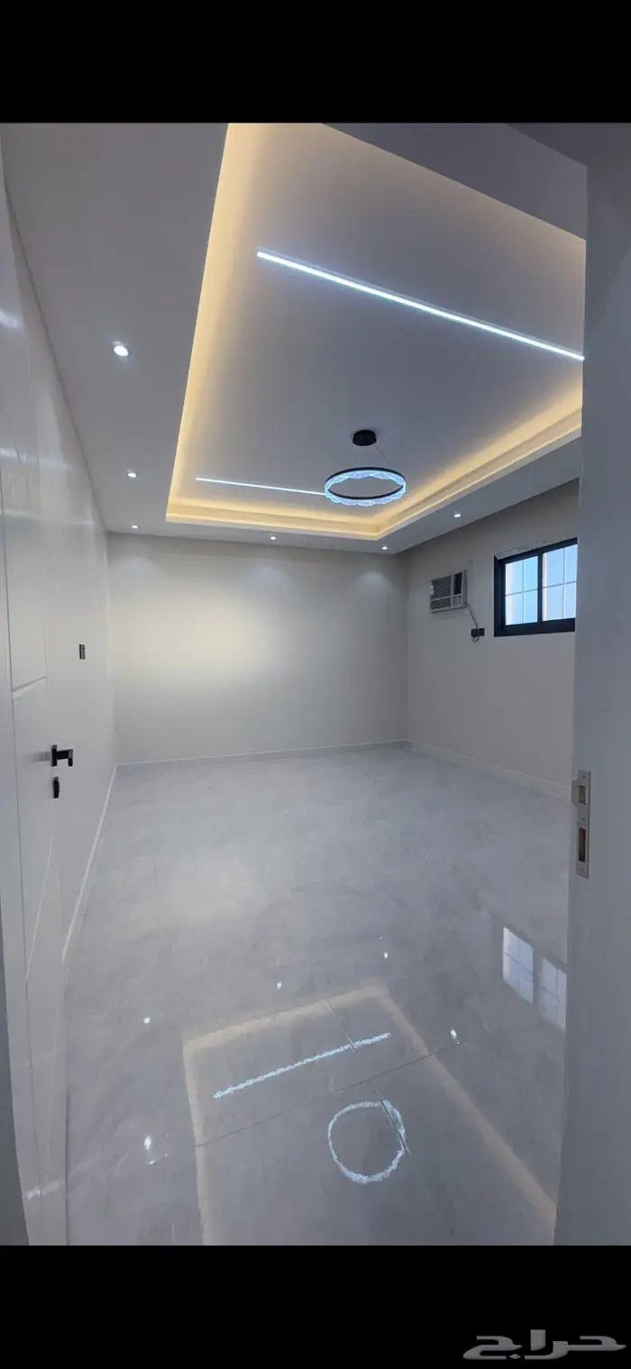 ملحق مع سطح جديد 13
