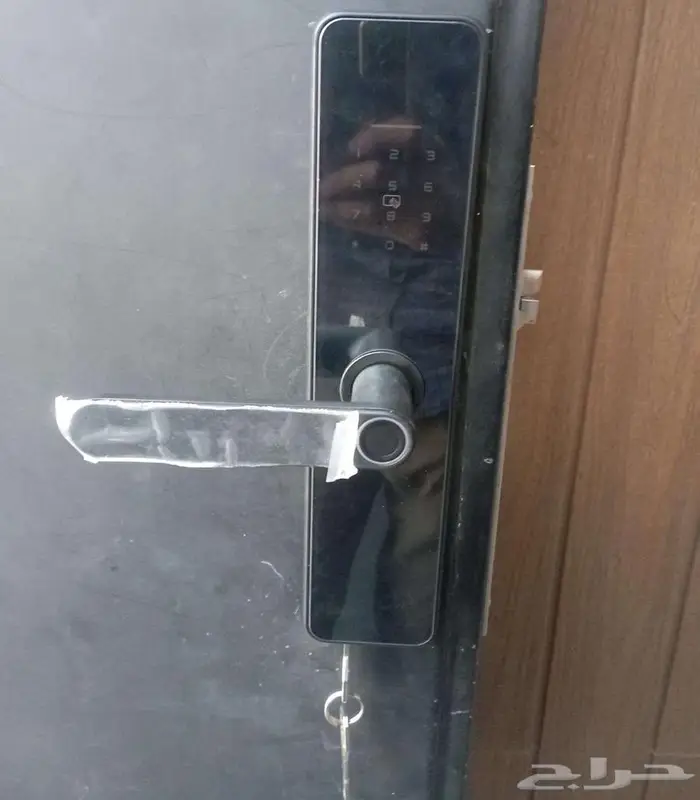 قفل باب ذكي 1