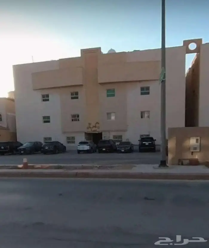 شقة دورين جديدة مساحة 203 م بحي النخيل الغربي 0