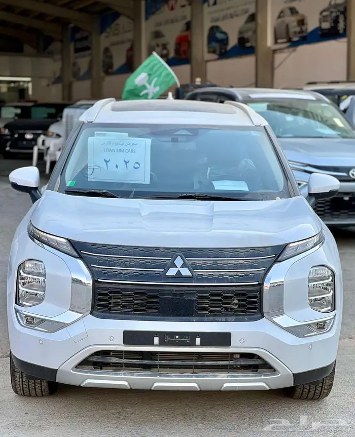 ميتسوبيشي اوتلاندر 4 4 نص فل 7 راكب 2025 0