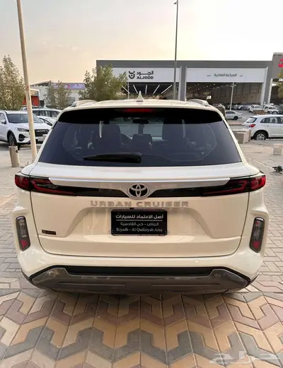 تويوتا اوربان كروز 2024 32