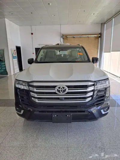 تويوتا لاندكروزر Gxr4 بنزين ( لون أسود ) 2025 4