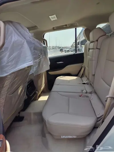 تويوتا لاندكروزر GXR L4 2025 بنزين عبداللطيف جميل 6