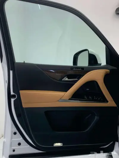 لكزس LX600 2022 37