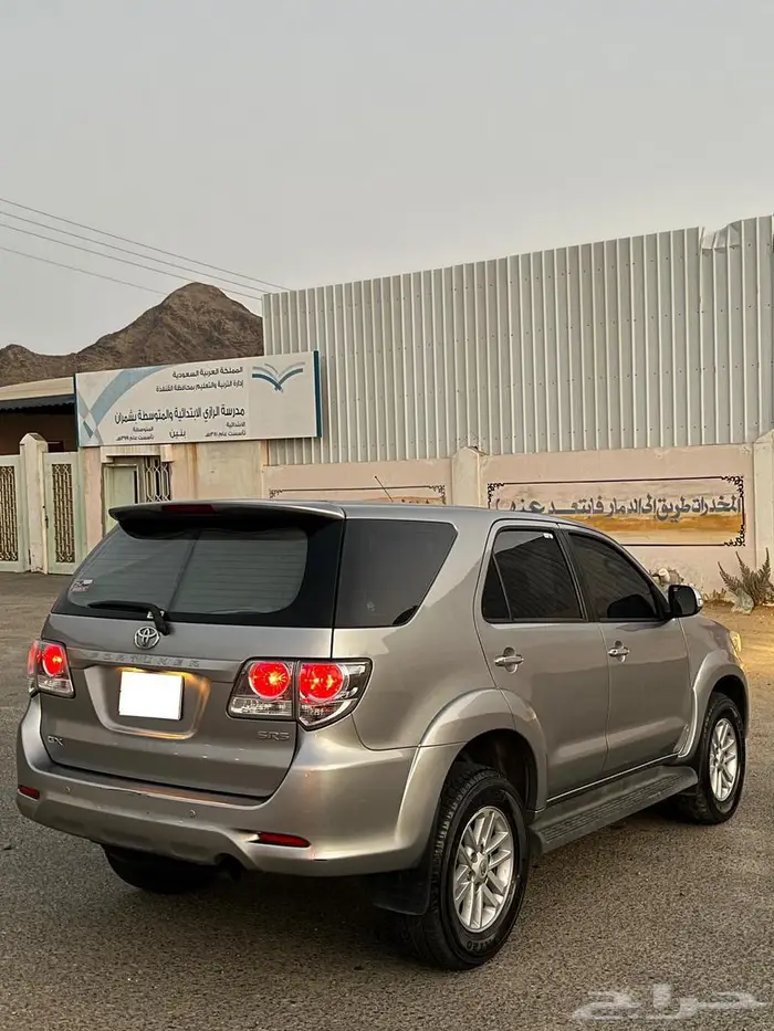 فورشنر 2015 دبل بحالة الوكالة ممشى 137 ألف فقط 1