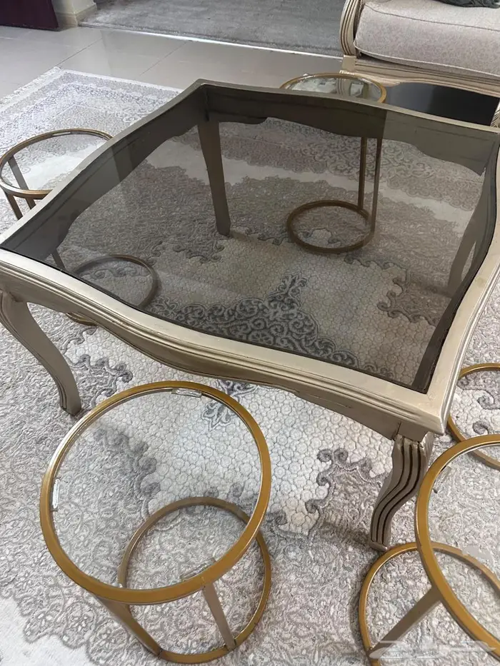 طاولة مجلس مع طاولات خدمة 0