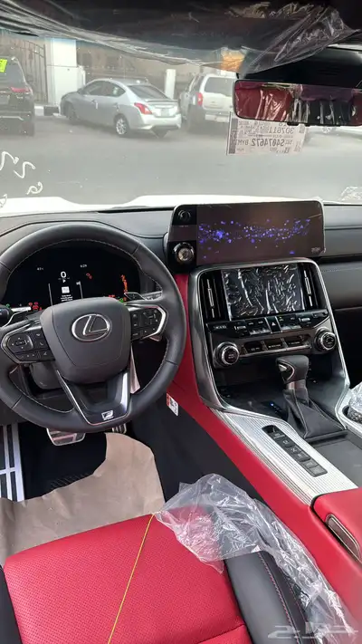 لكزس 2025 بنزين LX600 فل كامل سبورت سعودي جديد اللون اسود 10