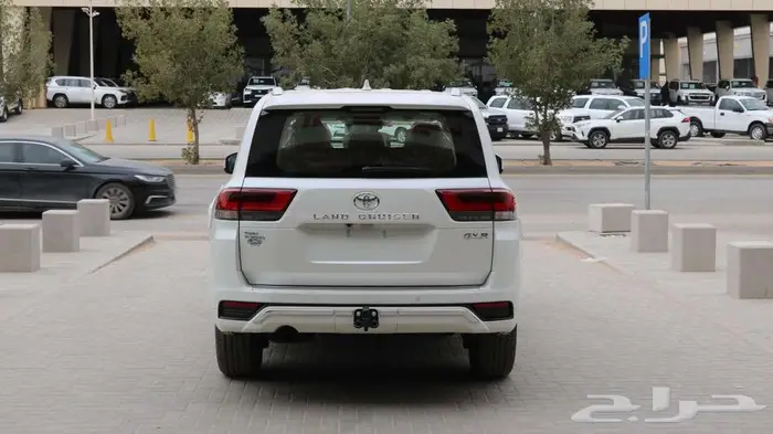 تويوتا لاندكروزر GXR L4 بنزين موديل 2025 كاش واقساط 13