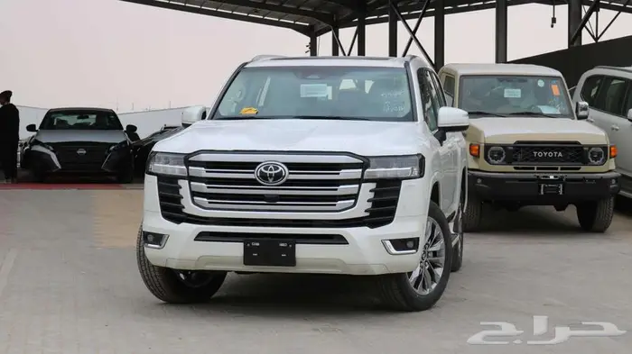 تويوتا لاندكروزر GXR L4 بنزين موديل 2025 كاش واقساط 3