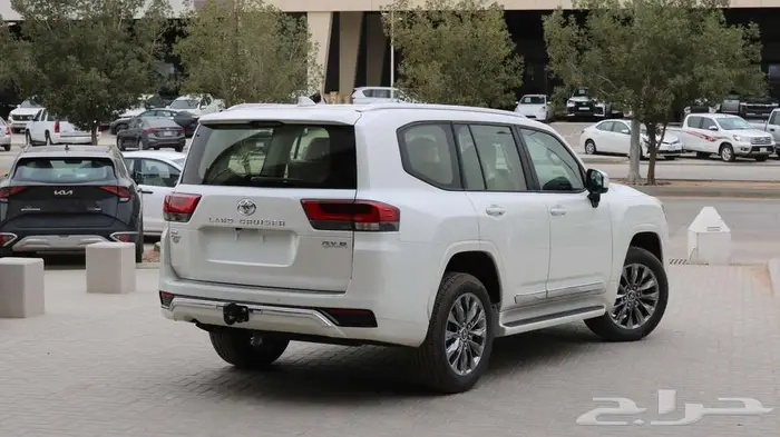 تويوتا لاندكروزر GXR L4 بنزين موديل 2025 كاش واقساط 4