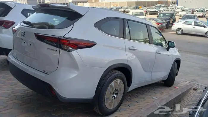 هايلاندر GLE نص فل 2024 أبيض الوللوي 5