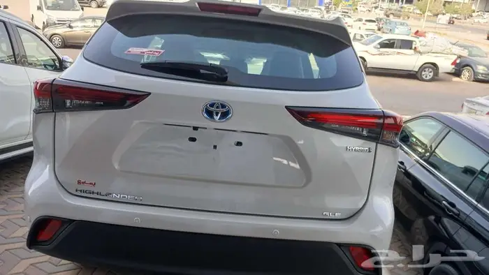 هايلاندر GLE نص فل 2024 أبيض الوللوي 3