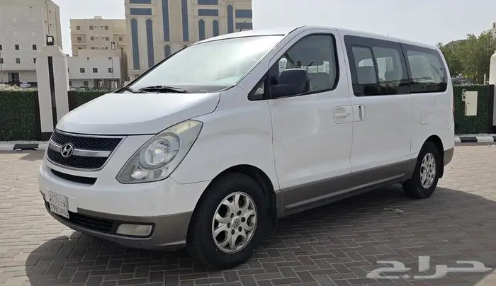 للبيع هيونداي اتش 1 2013 نظيفة 3