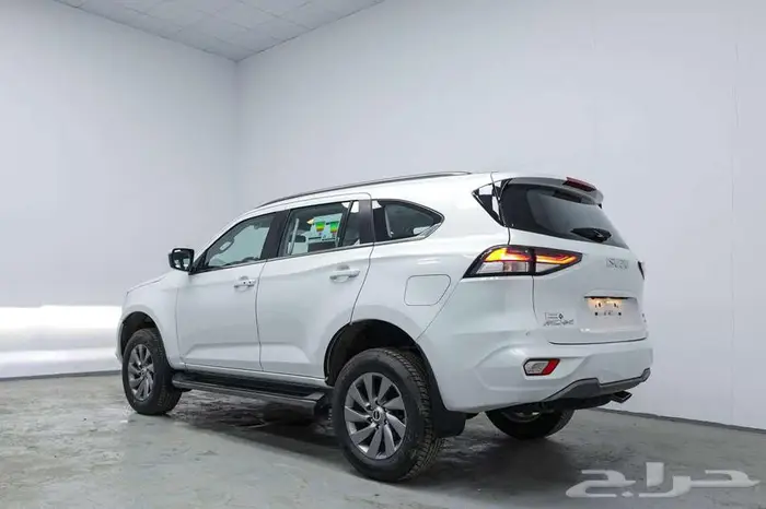 ايسوزو جيب MUX فل كامل دبل موديل 2024 3