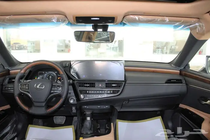 لكزس - ES300 Bh هايبرد - 2024 - نص فل - خليجي 24