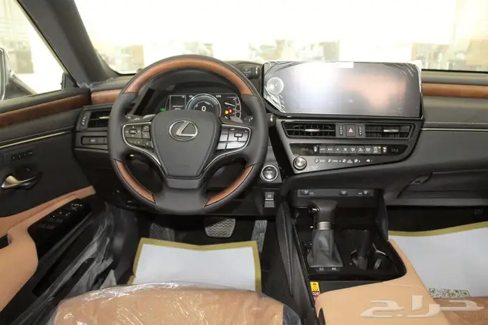 لكزس - ES300 Bh هايبرد - 2024 - نص فل - خليجي 25