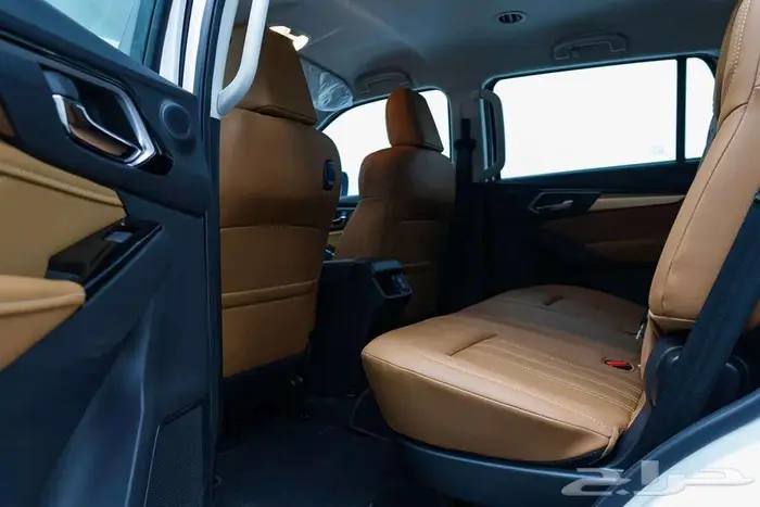 ايسوزو جيب MUX فل كامل دبل موديل 2024 10