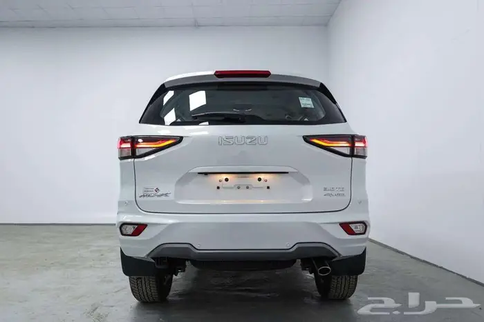 ايسوزو جيب MUX فل كامل دبل موديل 2024 1