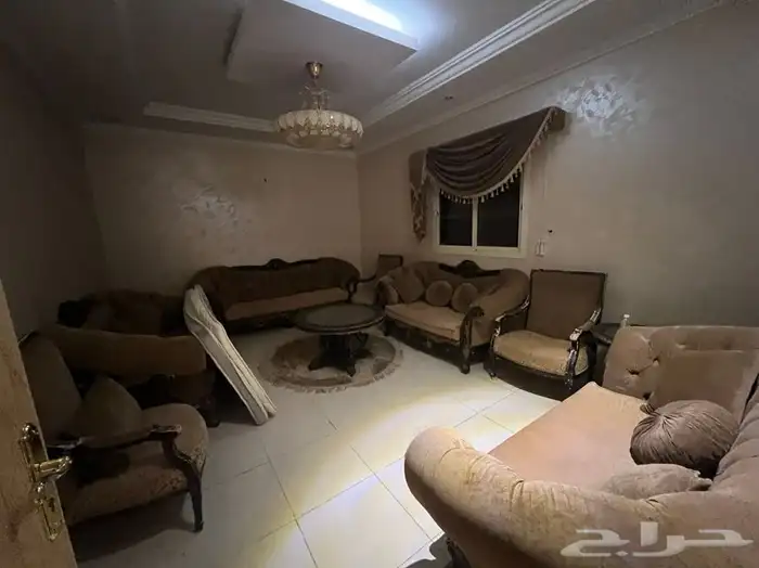 اثاث شقة فاخر للبيع وادوات كهربائية وطاولات طعام واسره 12