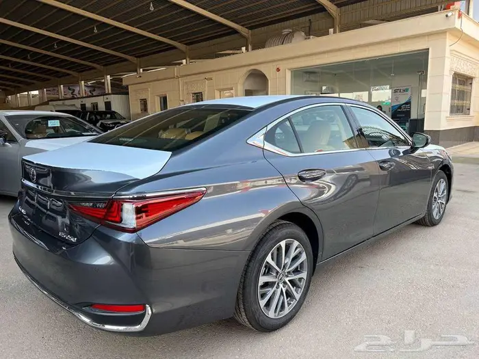 لكزس ES250 AA 2025 كاش واقساط ودفعتين 13