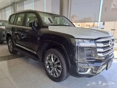 تويوتا لاندكروزر Gxr4 بنزين ( لون أسود ) 2025 9