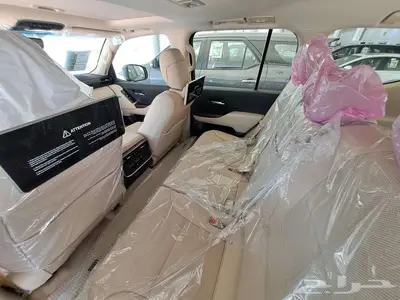 تويوتا لاندكروزر Gxr4 بنزين ( لون أسود ) 2025 6
