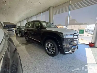 تويوتا لاندكروزر Gxr4 بنزين ( لون أسود ) 2025 8