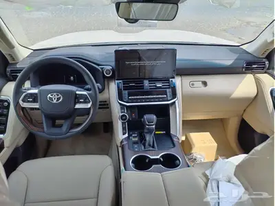 تويوتا لاندكروزر GXR L4 2025 بنزين عبداللطيف جميل 8