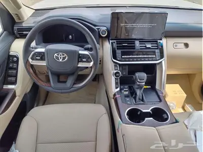 تويوتا لاندكروزر GXR L4 2025 بنزين عبداللطيف جميل 7