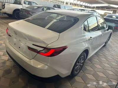 كامري اي ستاندر بنزين ابيض 2025 5