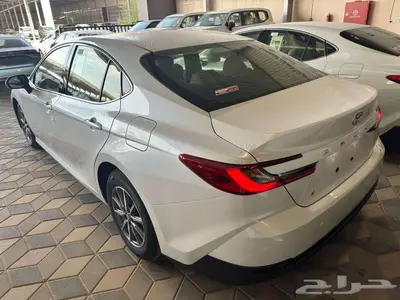 كامري اي ستاندر بنزين ابيض 2025 6