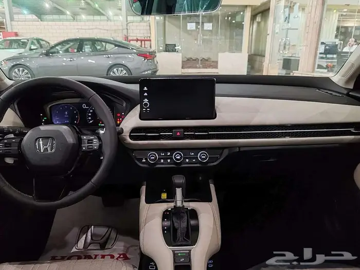 هوندا ZRV فئة LX موديل 2024 1