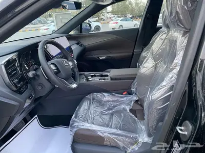 لكزس RX 350 BB 2025بريمي (ابيض -تيتانيوم - اسود) 8