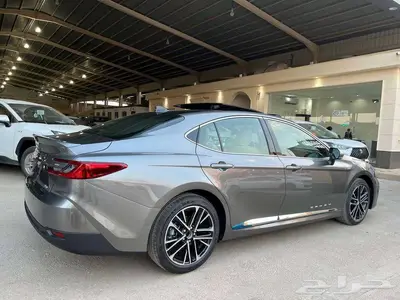 تويوتا كامري LE هايبرد 2025 متاح اقساط و كاش 3