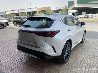 لكزس NX 350CC بنزين 2025 ابيض داخلي احمر. 11