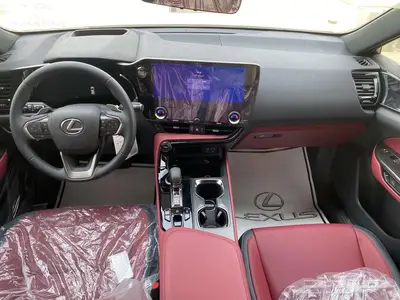 لكزس NX 350CC بنزين 2025 ابيض داخلي احمر. 8
