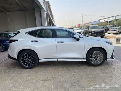 لكزس NX 350CC بنزين 2025 ابيض داخلي احمر. 3
