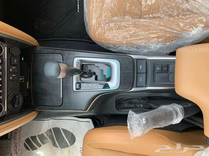 فورتشنر 6 سلندر فل كامل VX3 2025 مقاعد جلد كاميرات محيطية 8