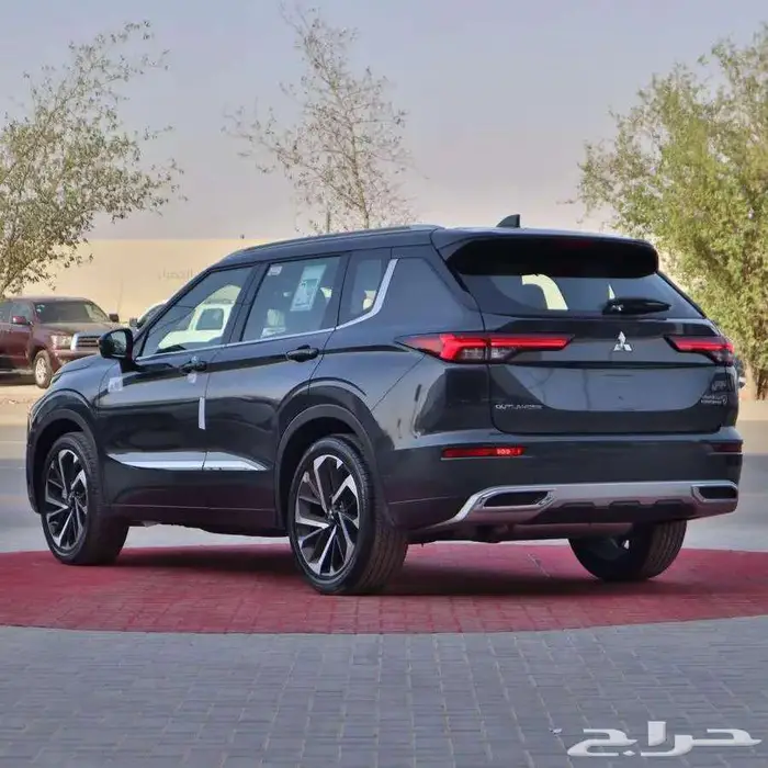 ميتسبويشي اوتلاندر 2025 نص فل وفل (اقساط جميع البنوك) 4