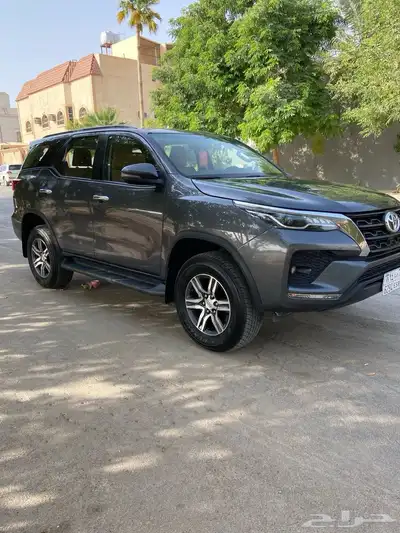 فورشنر 2023 VX بنزين شبه جديد 6