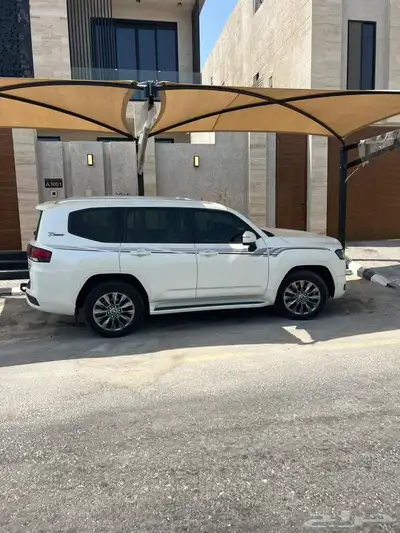 لاندكروزر 2022 ديزل GXR L4 0