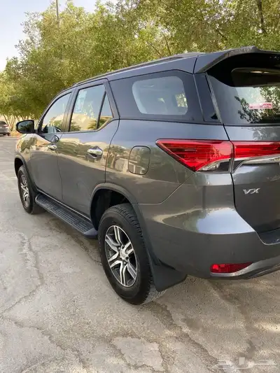 فورشنر 2023 VX بنزين شبه جديد 0
