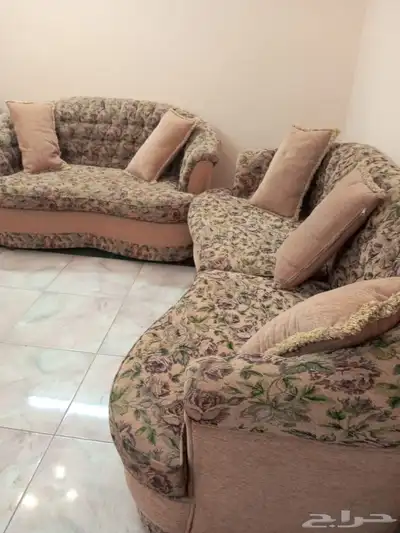 كنب مع الستارة 1