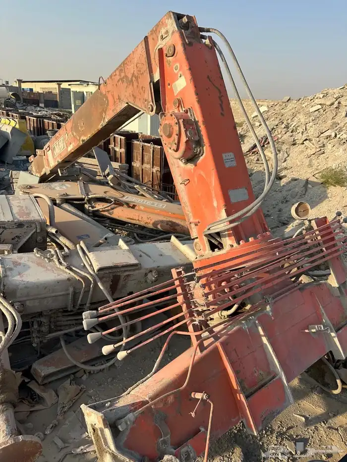 كرين 3 طن نازل من السيارة شغال للبيع على وضعه الحالي 0