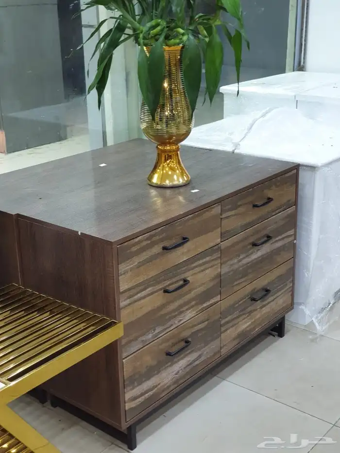 بضاعة محلات تخفيضات و غالي للبيع العاجل بسعر ربع التكلفة 31
