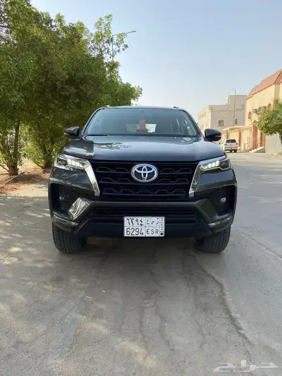 فورشنر 2023 VX بنزين شبه جديد 3